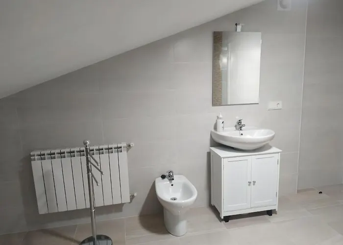 Edificio Valles Del Lupulo * 아스토르가